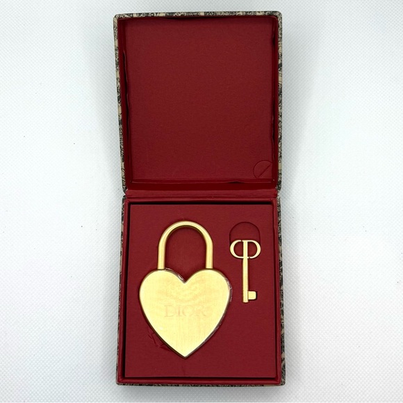 NIB Christian Dior lock and key VIP set - Picture 2 of 8